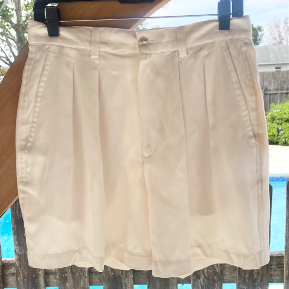 Tommy Bahama Pleated 100% Silk Shorts Herringbone Womens 12 Cream